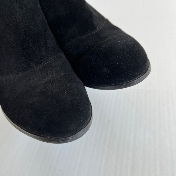 Ann Taylor Sz 7.5 Black Suede Leather Booties Black Heel Boots Back Zip Closure - Picture 5 of 8